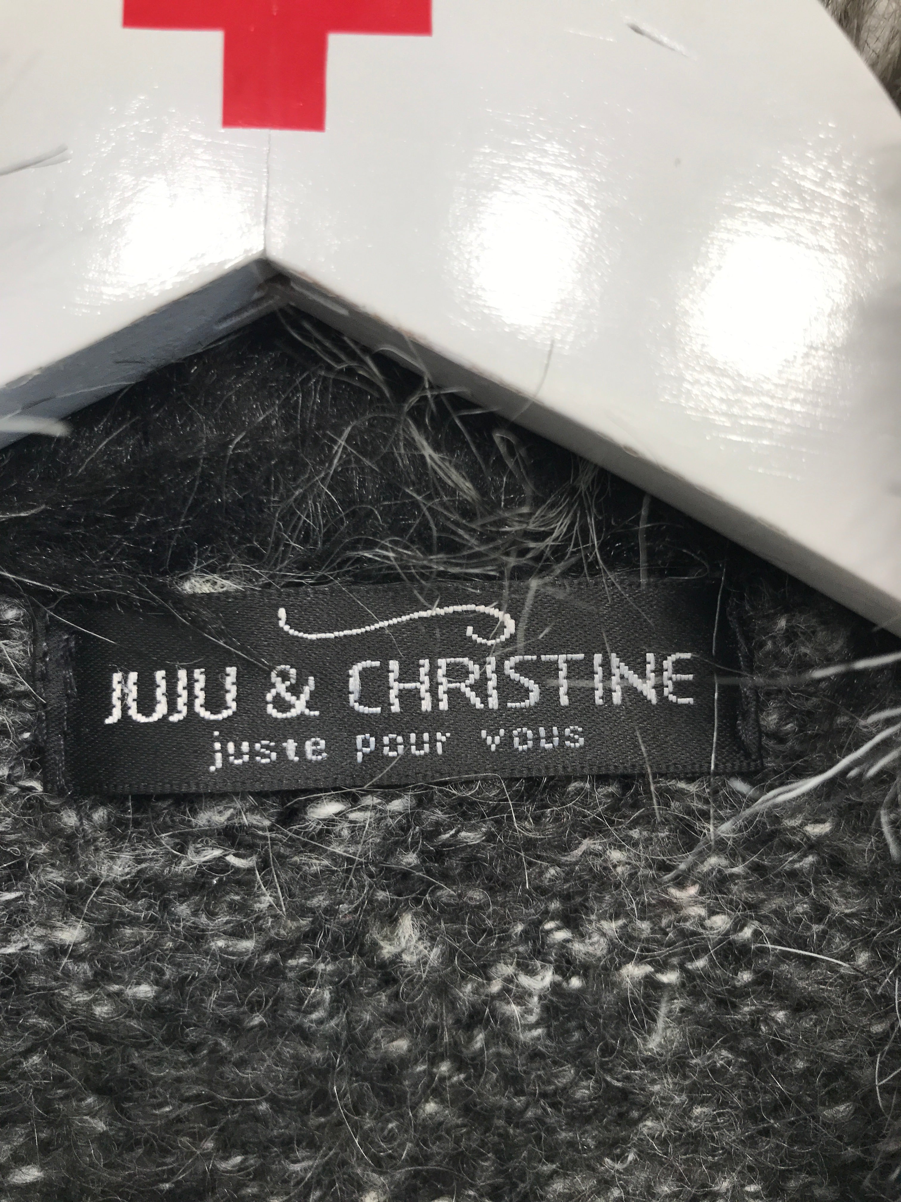 Juju & Christine Vest